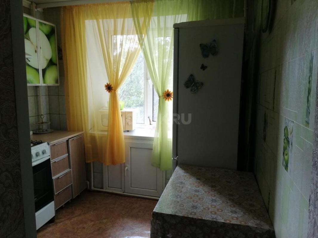 Продам 2х комнатную квартиру ОЗТП, 7мкр, 2/5эт. - Орск