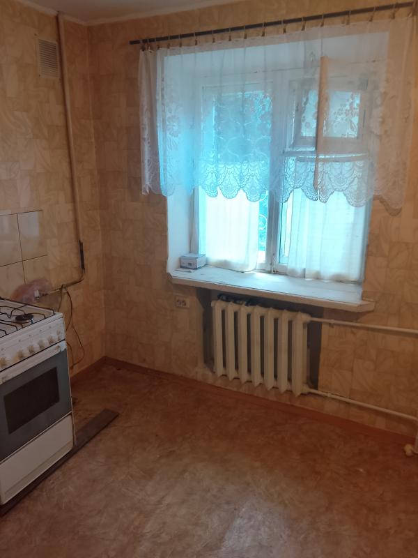 Продам 3-х комнатную квартиру, расположенную на 1 этаже 4-х этажного дома. - Новотроицк