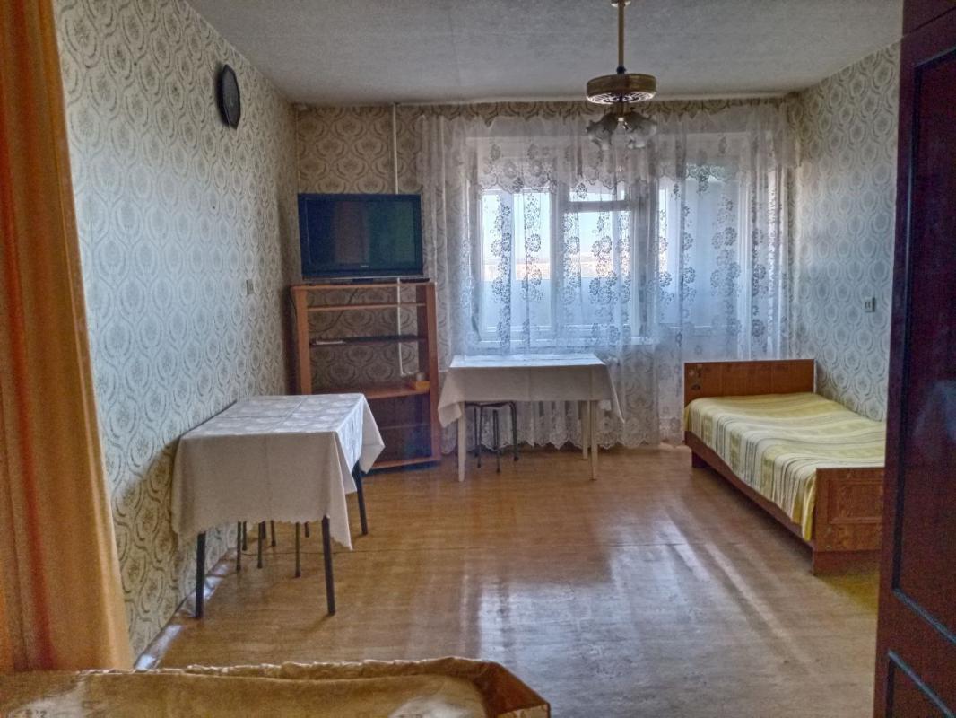 Сдам 1 квартиру на длительный период времени, квартира чистая, без тараканов и жуков, укомплектована - Орск