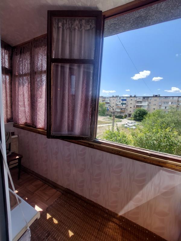 Продаю 2 -комнатную квартиру, расположенную по адресу: г. - Новотроицк