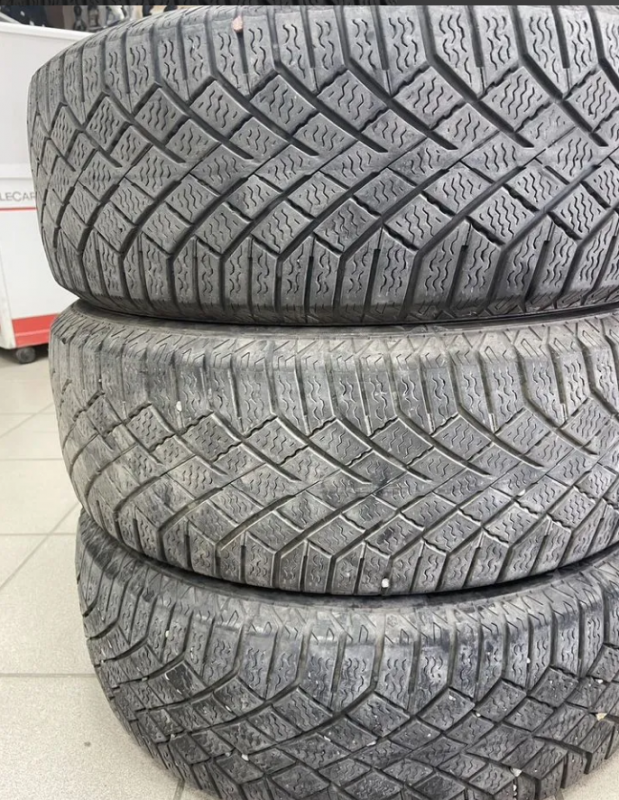 Continental ContiVikingContact 7 185/65 R15 176R
Шины всесезонные в отличном состоянии. - Орск