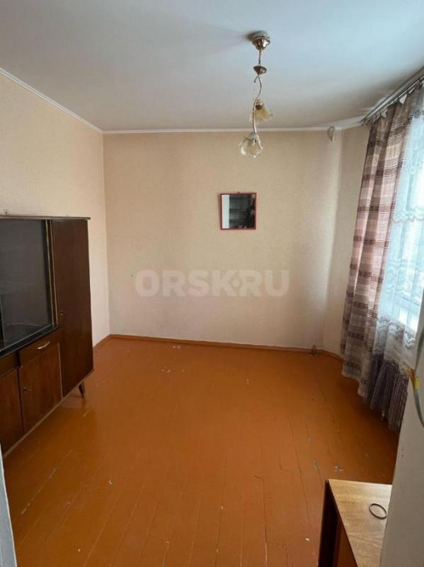 Продам четырехкомнатную квартиру в районе площади Васнецова. - Орск