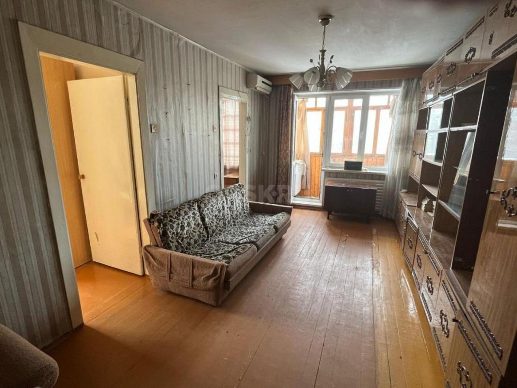 Продам четырехкомнатную квартиру в районе площади Васнецова. - Орск