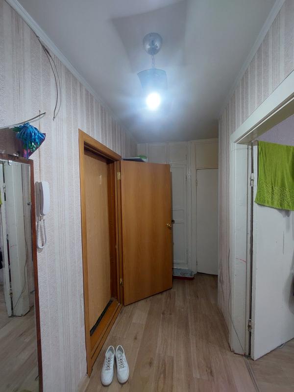 Продаётся уютная двухкомнатная квартира площадью 44 квадратных метра на пятом этаже пятиэтажного пан - Новотроицк