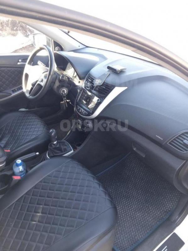 Продам HYUNDAI SOLARIS. - Орск