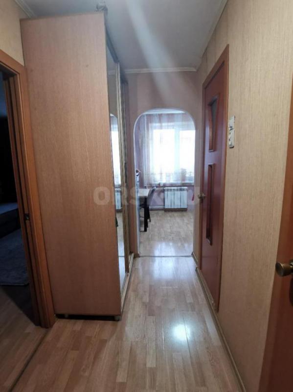 Продам отличную однокомнатную квартиру, 6/9 этаж, ул. - Орск