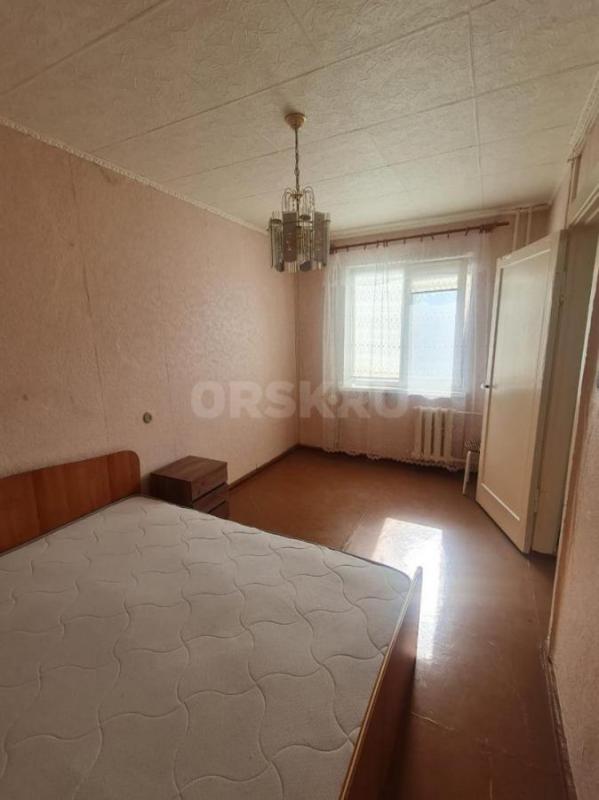 Продам 2 -х комнатную квартиру в Центральном районе города по адресу: пр. - Орск