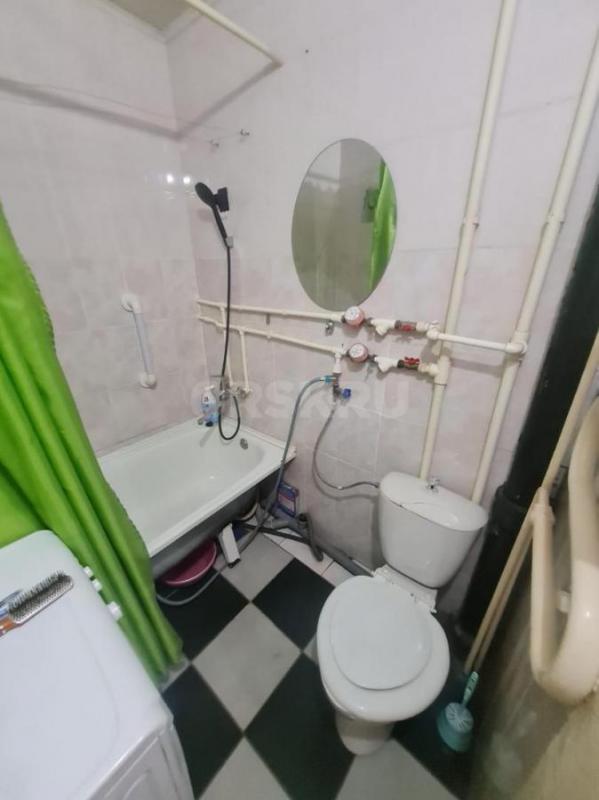 Продам 2 -х комнатную квартиру в Центральном районе города по адресу: пр. - Орск