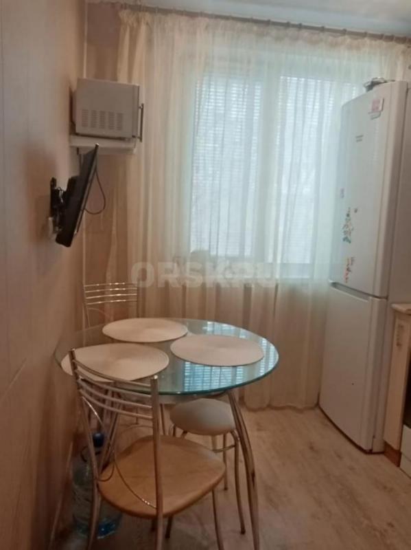 Продам уютную  2-х комнатную квартиру 2/5 по ул. - Орск