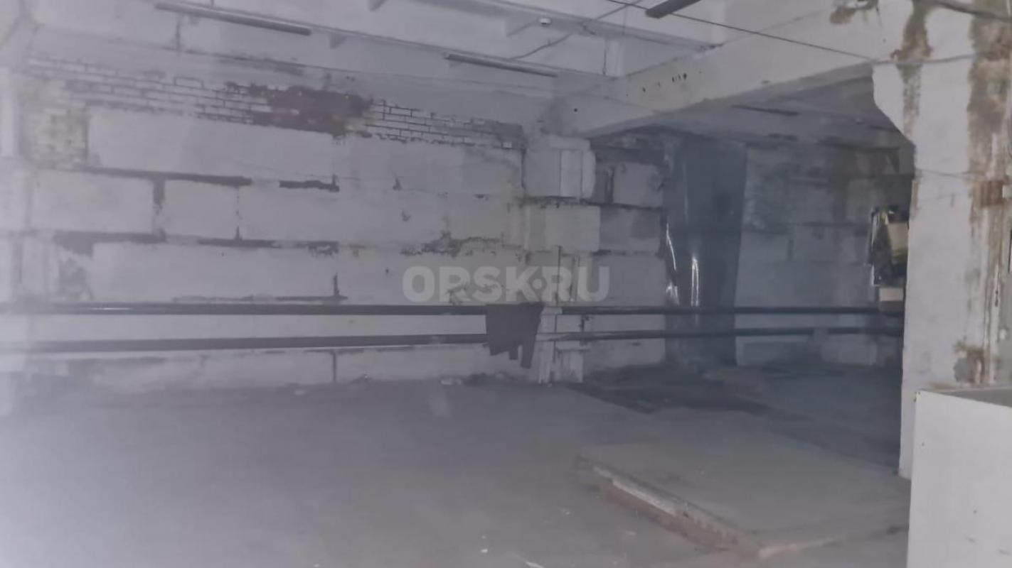 Арт. 101211627
Продам просторное, нежилое 1-этажное помещение под складскую базу по адресу: г. - Орск
