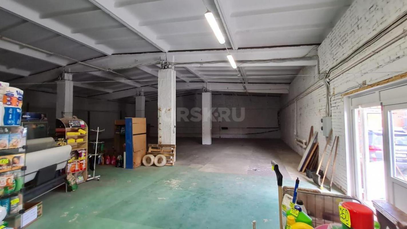 Арт. 101211627
Продам просторное, нежилое 1-этажное помещение под складскую базу по адресу: г. - Орск