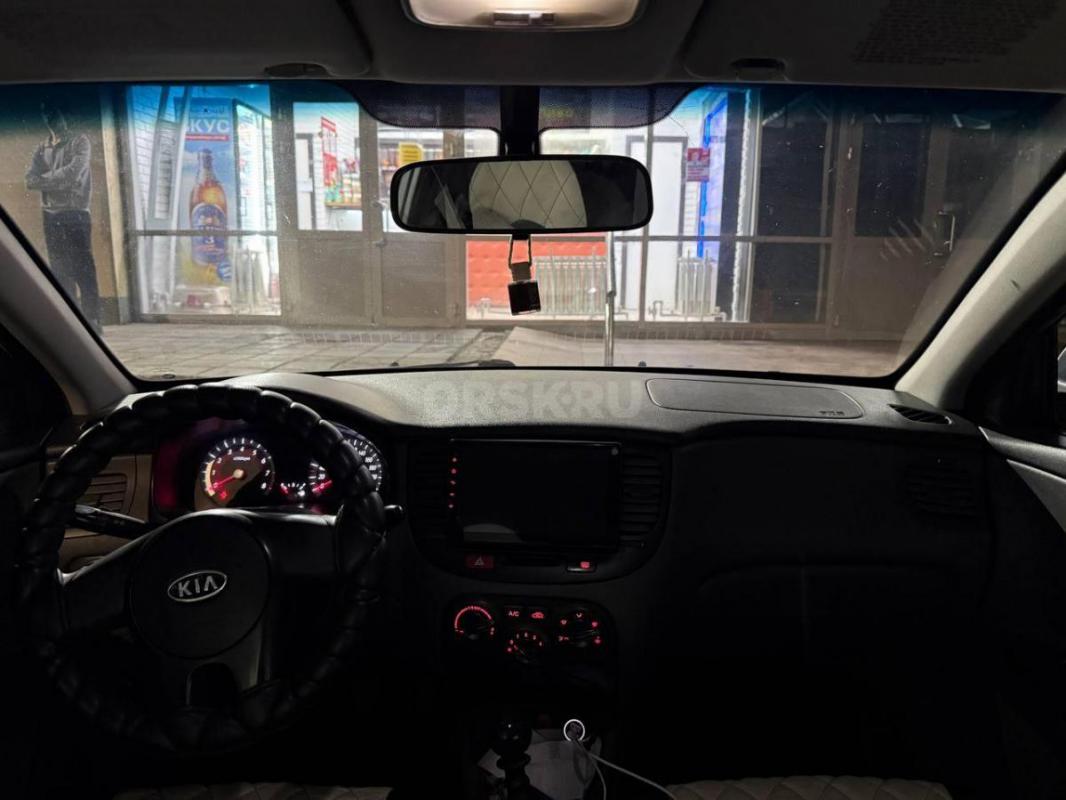 KIA RIO 2 RESTYLING
От собственника
Чистый и ухоженный автомобиль
Коробка механика как новая
Кон - Орск
