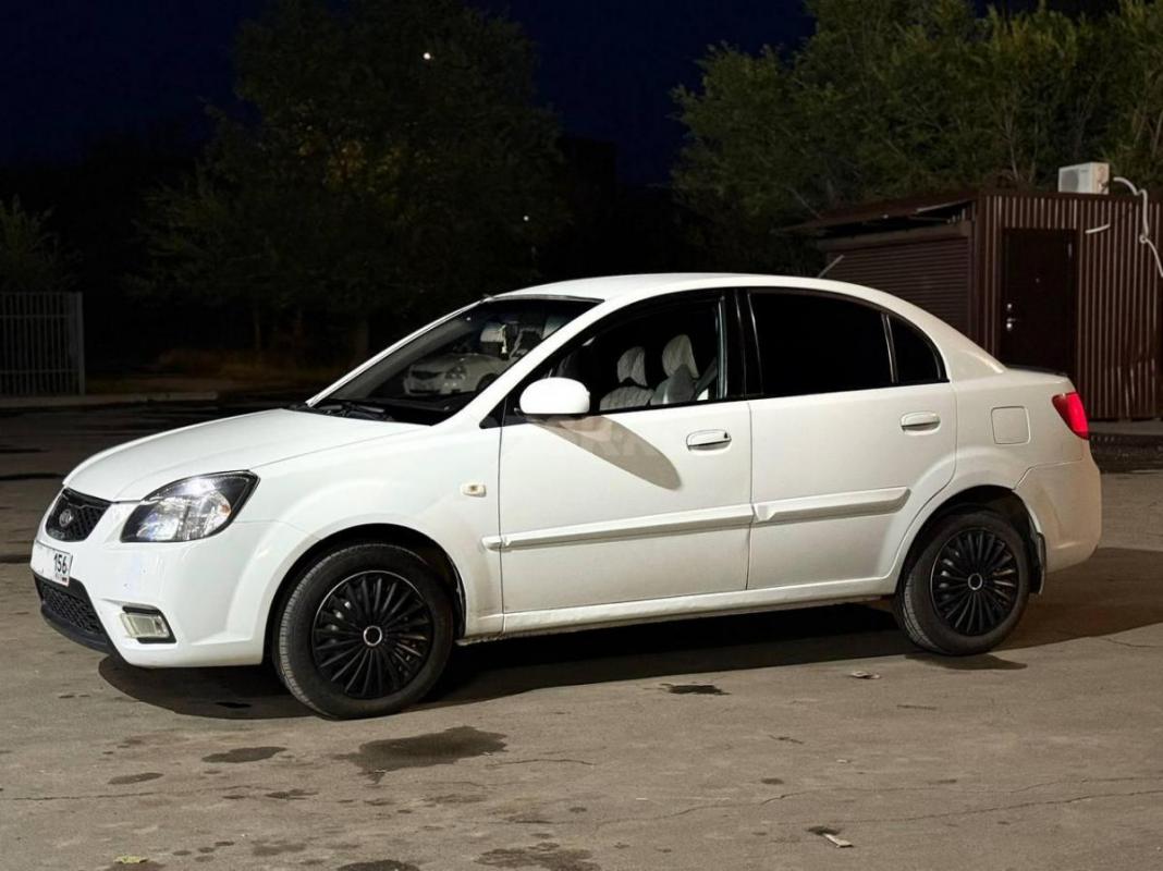 KIA RIO 2 RESTYLING
От собственника
Чистый и ухоженный автомобиль
Коробка механика как новая
Кон - Орск