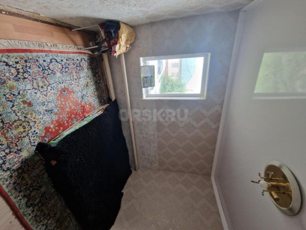 Продам хороший дом с удобствами, расположенный в старом городе пр улице Орджоникидзе. - Орск