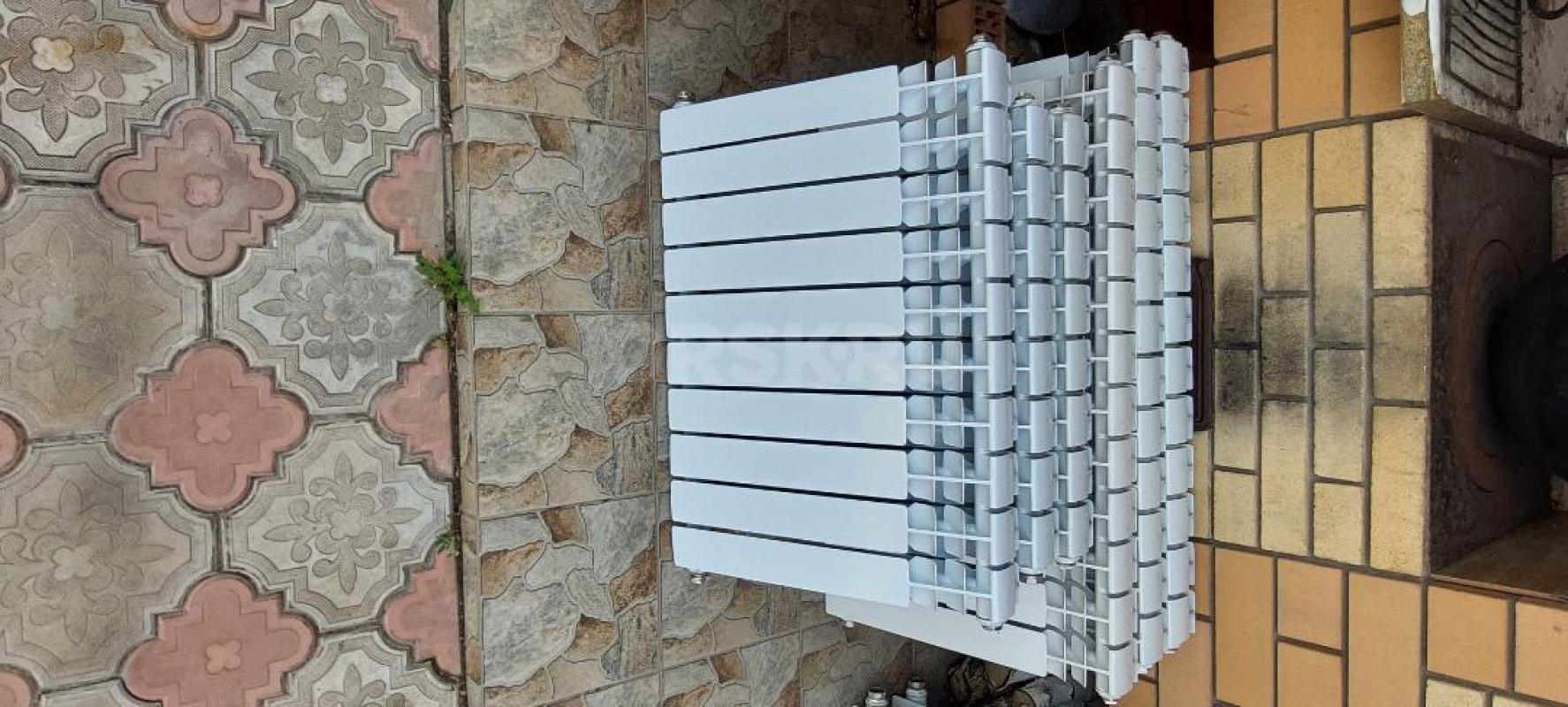 Продам радиаторы отопления аллюминиевые б/у,4секции-3шт.,6секций-2шт.,8секций-2шт. - Орск
