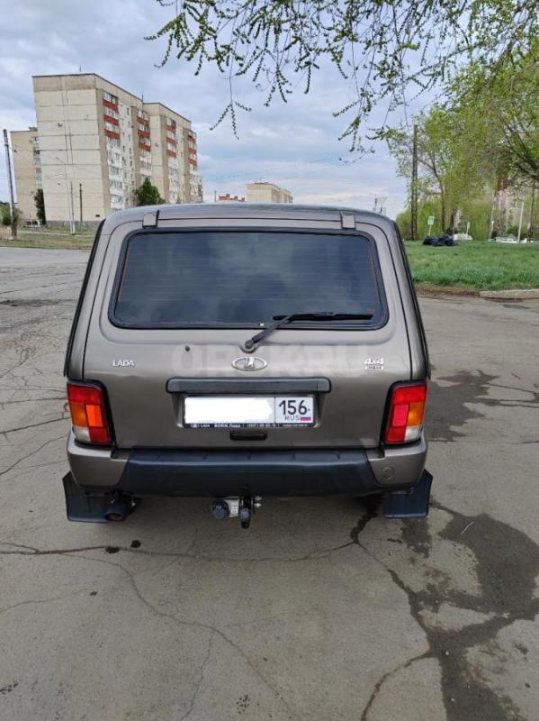 Нива 21214 Урбан с кондиционером, подогрев сидений, музыка, сигнализация, деревянная полка, газовое - Новотроицк