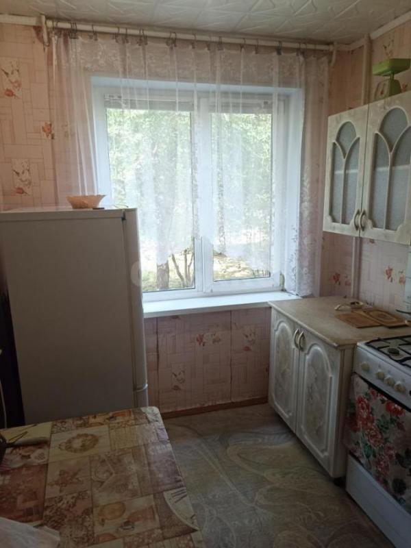 Продаётся уютная двухкомнатная квартира площадью 43.7 квадратных метров на первом этаже пятиэтажного - Орск