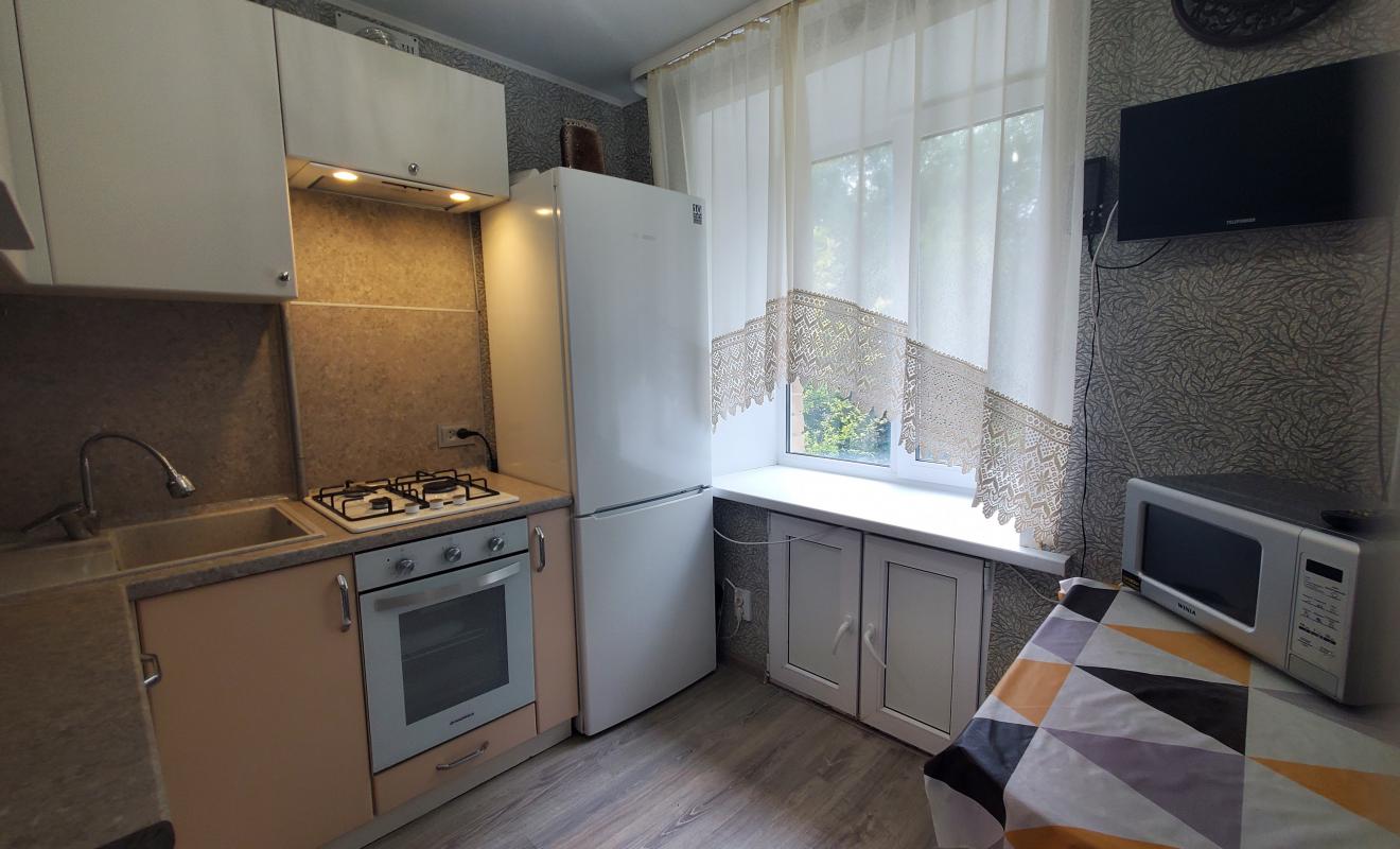 Продается 2- х комнатная квартира, улица Ленина, д. 56 расположена на втором  этаже дом кирпичный пя - Гай