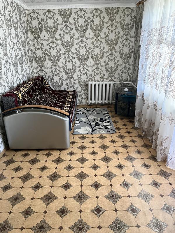 🏡 Продается 3-комнатная квартира с большой лоджией 6м и балконом район старого рынка.
📍 Расположение - Гай