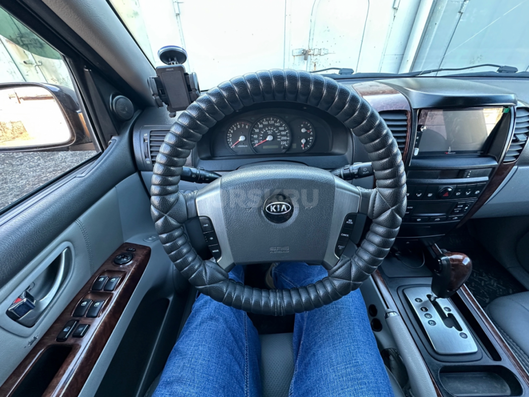 Продам рамный внедорожник Kia sorento 1 поколения , кузов в порядке , весь ровный, подвеска вся в ид - Орск