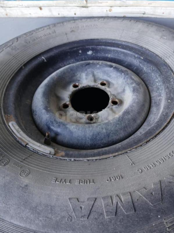 Продам б/у резину на УАЗ 225/85R15 5 штук за 11000 небольшой торг. - Орск