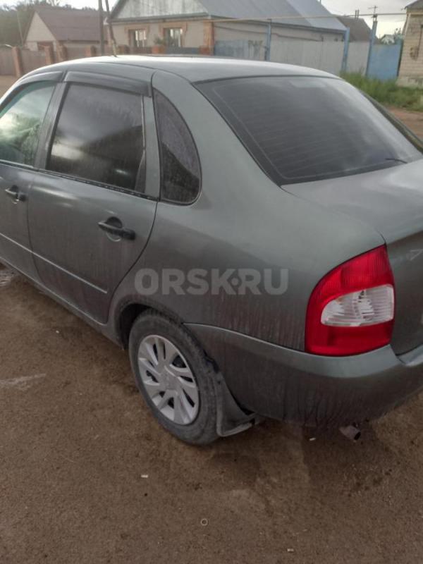 Продам ВАЗ в отличном состоянии 2010г двигатель коробка ходовка на 5 пороги дно карманы завод без вл - Новоорск