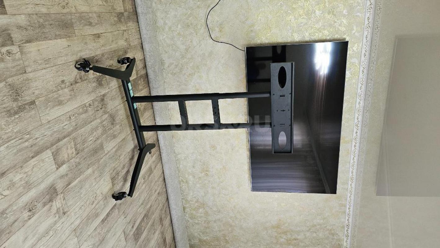 Продам ONKRON стойка для телевизора напольная с кронштейном 55-90 дюймов, мобильная, TS1871 черная / - Орск