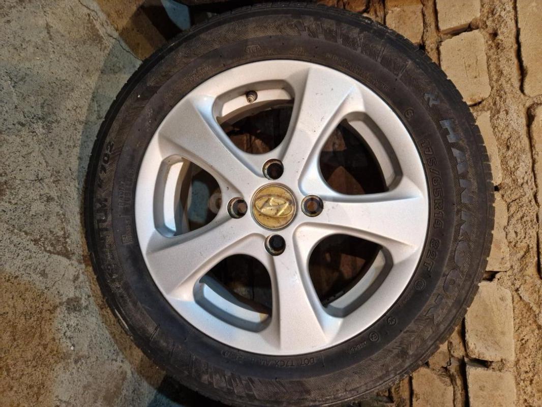 Продам 4 летних колеса на литье от Хёндай Гетц 175/65R14 HANKOOK 4х100 диаметр 54,1 - Орск