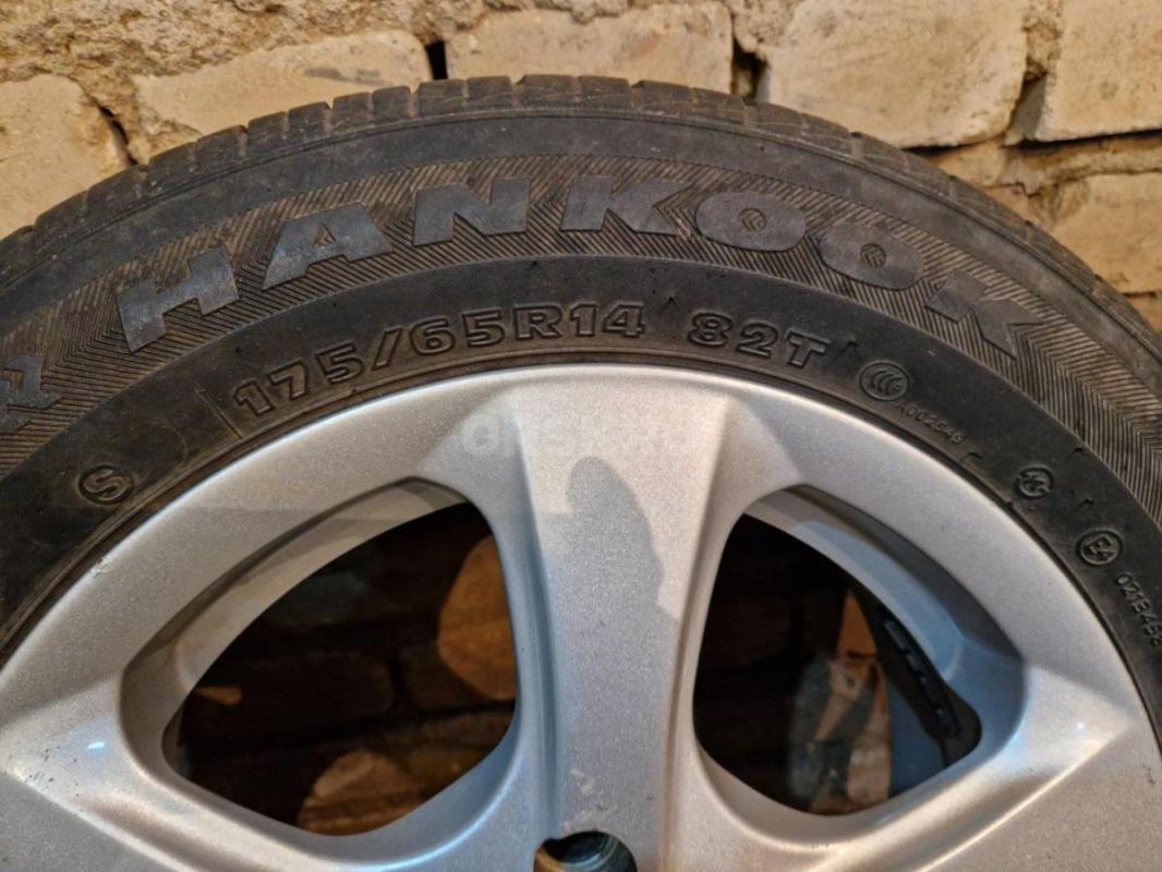 Продам 4 летних колеса на литье от Хёндай Гетц 175/65R14 HANKOOK 4х100 диаметр 54,1 - Орск