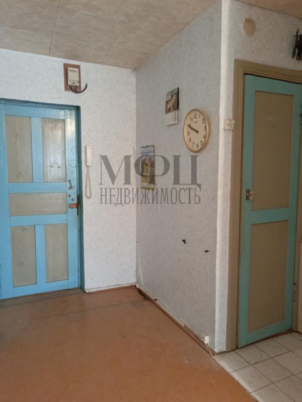 Срочно продается 1 комнатная квартира, маломерка, на первом этаже 5 этажного дома. - Орск