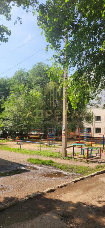 В комнате остается кухонный гарнитур, установлена раковина и вывод под стиральную машинку. - Оренбург
