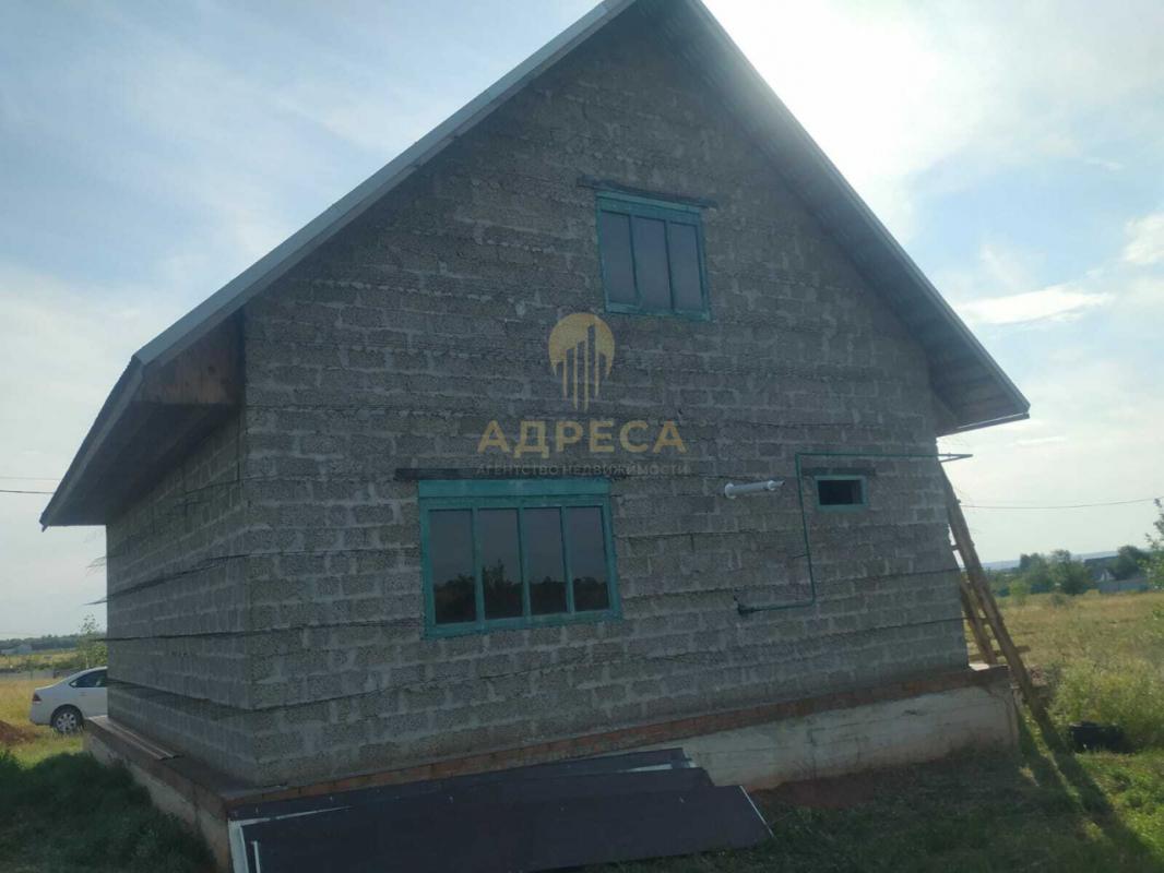 Продаётся дом, расположенный на участке площадью 10 соток. - Оренбург