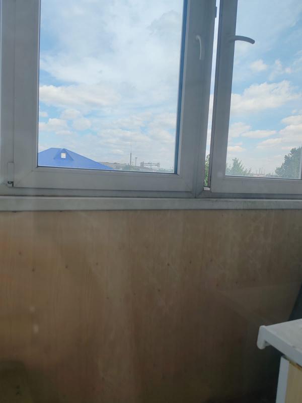 Продам 3- комнатную квартиру на четвертом этаже с двускатной крышей. - Новотроицк