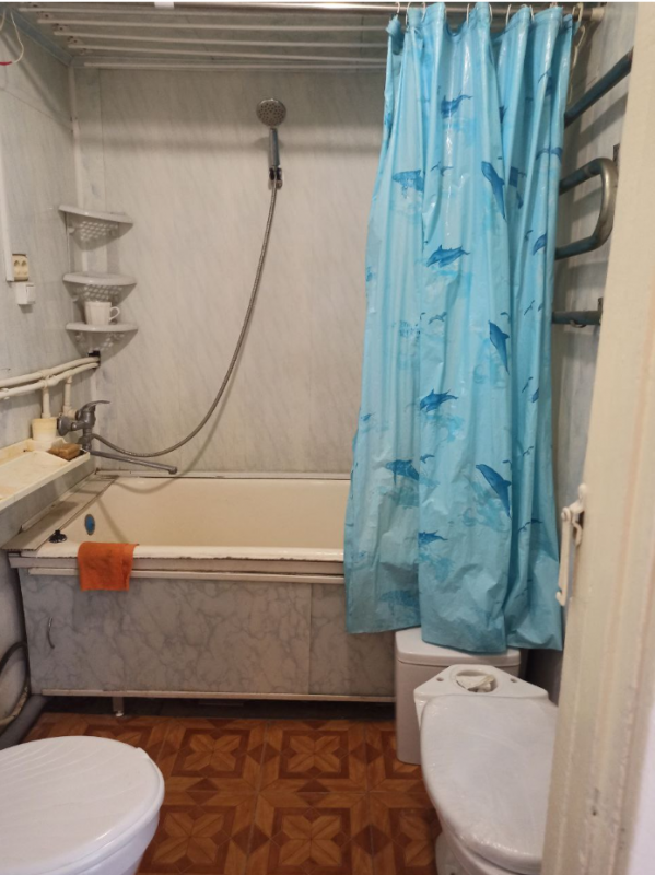 Срочно продаётся трёхкомнатная квартира, г. - Новотроицк
