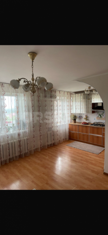 Кирпичный дом все остается кроме диванов и быт. техники, кладовка на 1-ом эт. - Орск