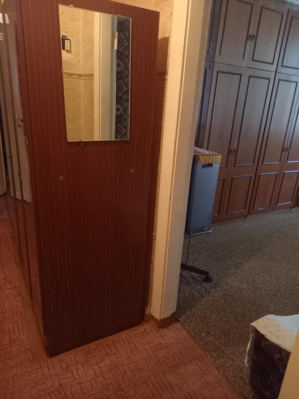 Отдам даром мебель б/у 2 дивана, 2 кресла, столик, 2-спальную кровать, трельяж, шифоньер (1 этаж, ря - Новотроицк