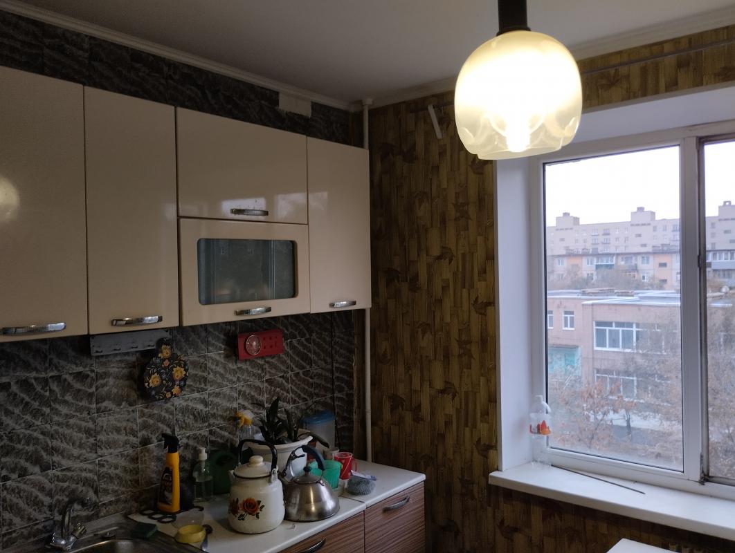 Продается двухкомнатная квартира улучшенной планировки по адресу Новотроицк, ул. - Новотроицк