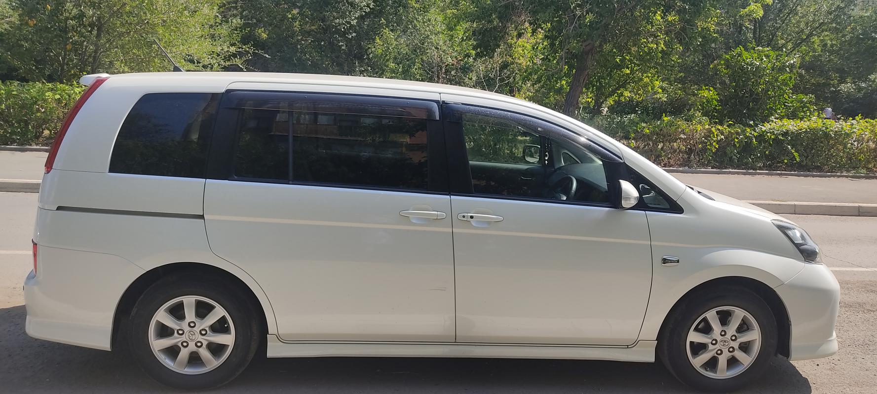 Продам Toyota isis,2010г. - Новотроицк