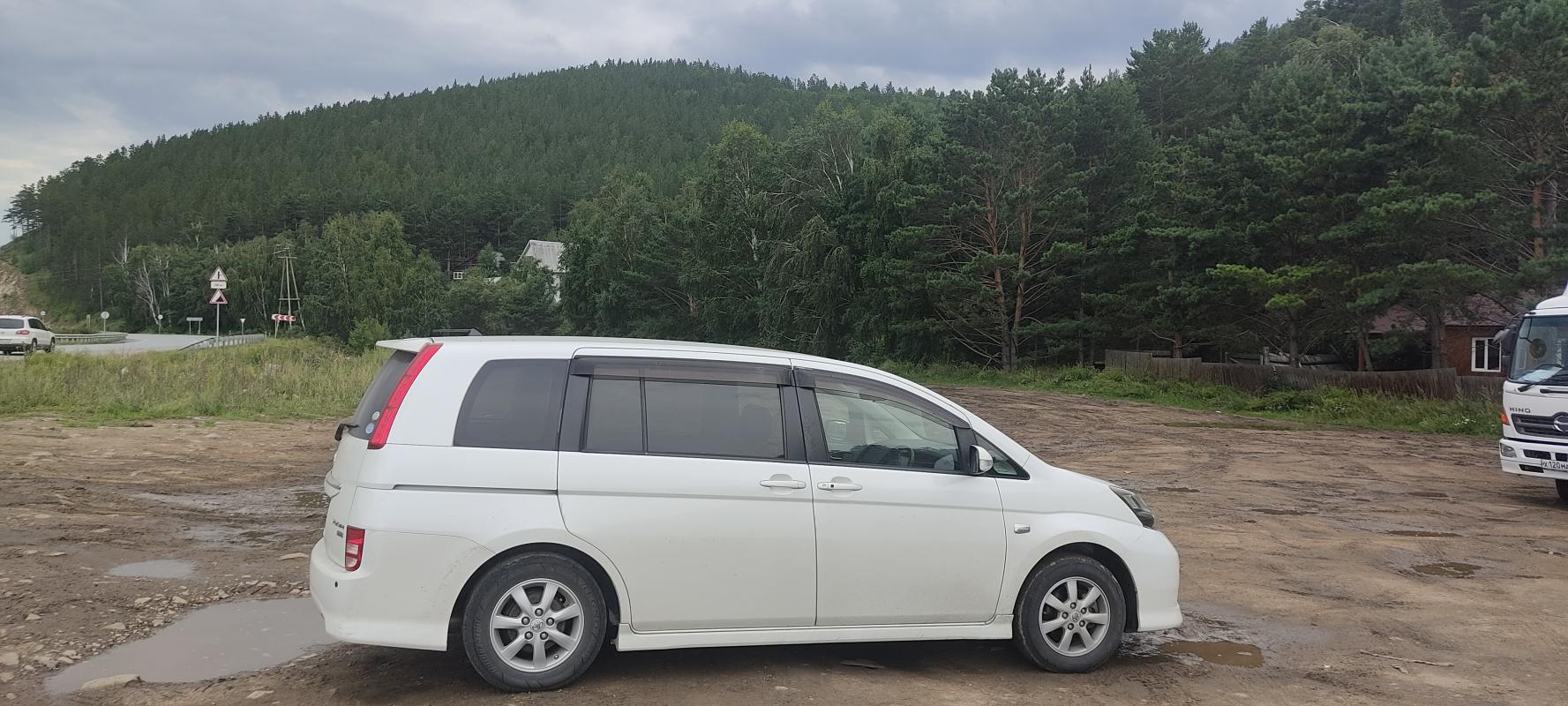 Продам Toyota isis,2010г. - Новотроицк