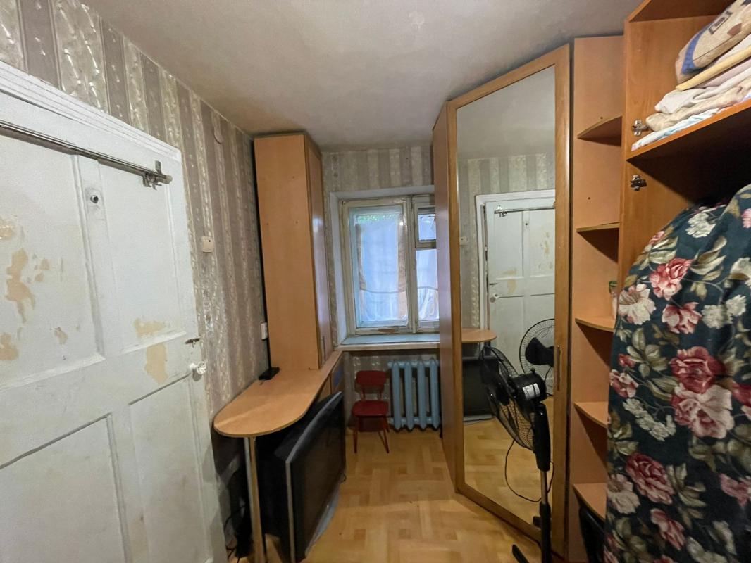 Продаётся 2-х комнатная квартира в центральном районе города 
Адрес: г. - Новотроицк