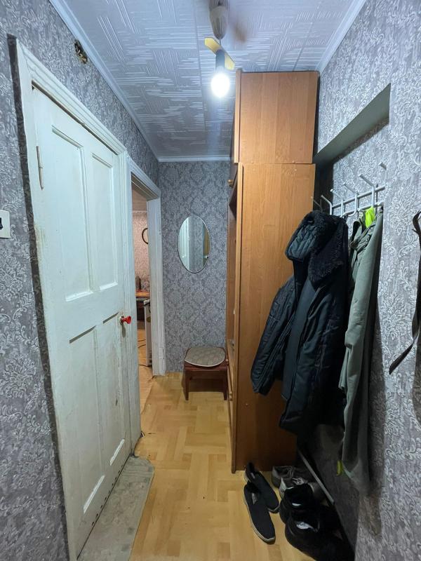 Продаётся 2-х комнатная квартира в центральном районе города 
Адрес: г. - Новотроицк