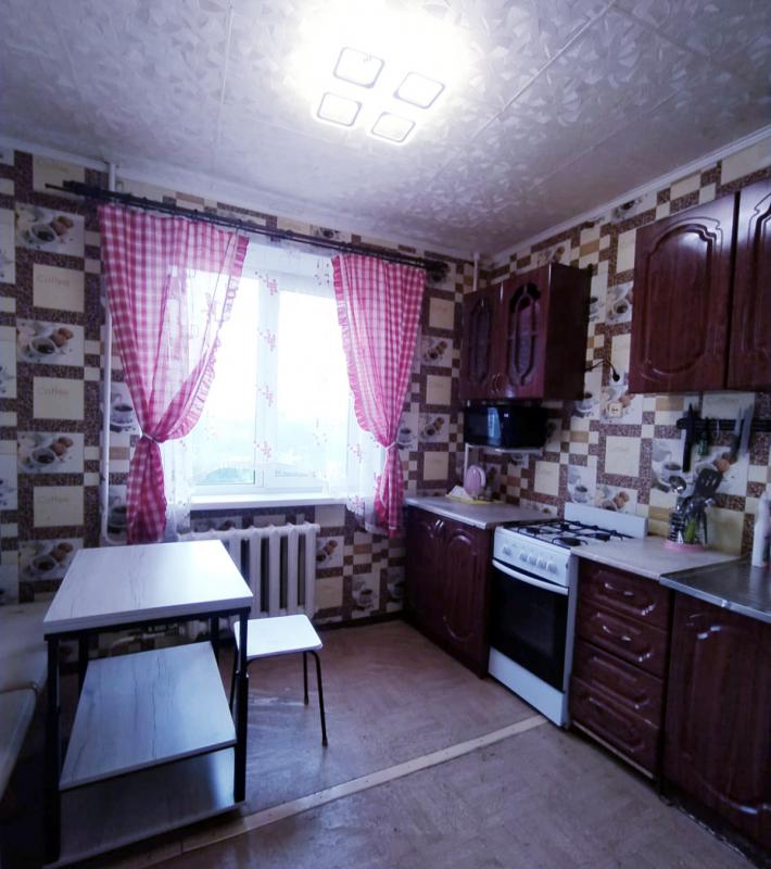 ПРОДАЁТСЯ 1- КОМНАТНАЯ КВАРТИРА, УЛУЧШЕННОЙ ПЛАНИРОВКИ НА 5 ЭТАЖЕ, 9-ТИ ЭТАЖНОГО ДОМА
По адресу - г. - Новотроицк
