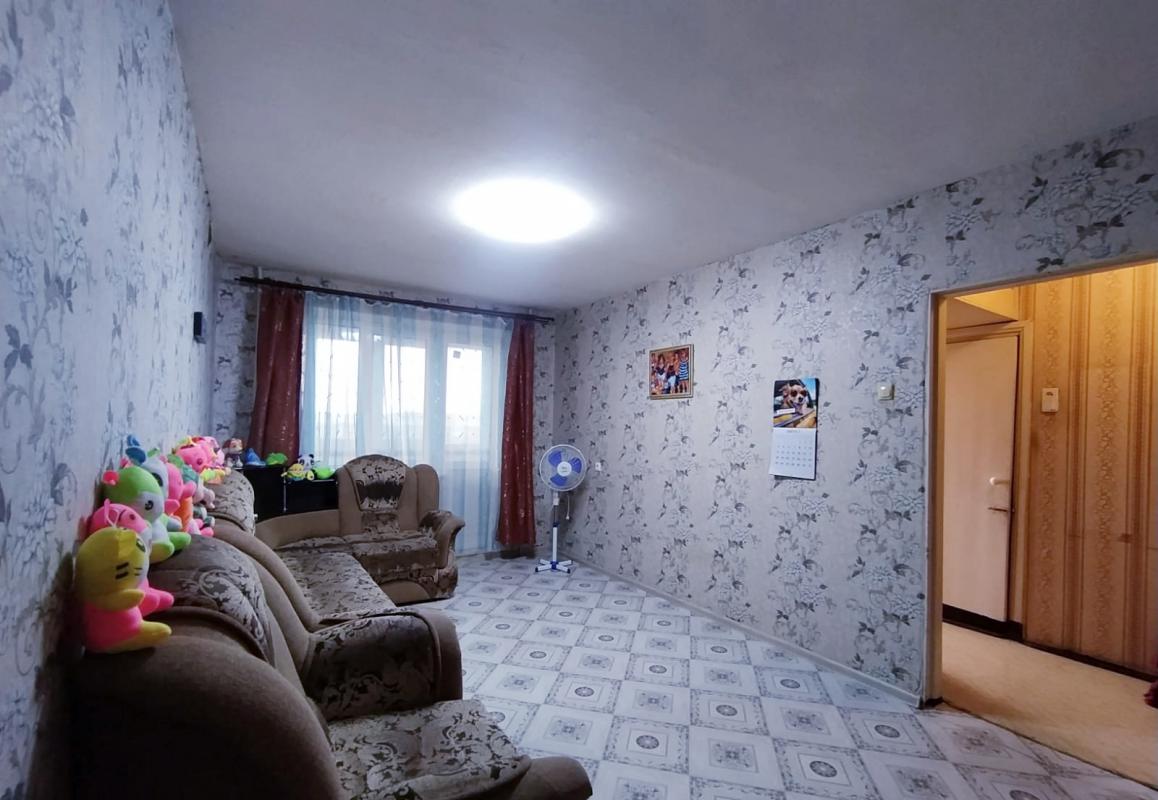 ПРОДАЁТСЯ 1- КОМНАТНАЯ КВАРТИРА, УЛУЧШЕННОЙ ПЛАНИРОВКИ НА 5 ЭТАЖЕ, 9-ТИ ЭТАЖНОГО ДОМА
По адресу - г. - Новотроицк