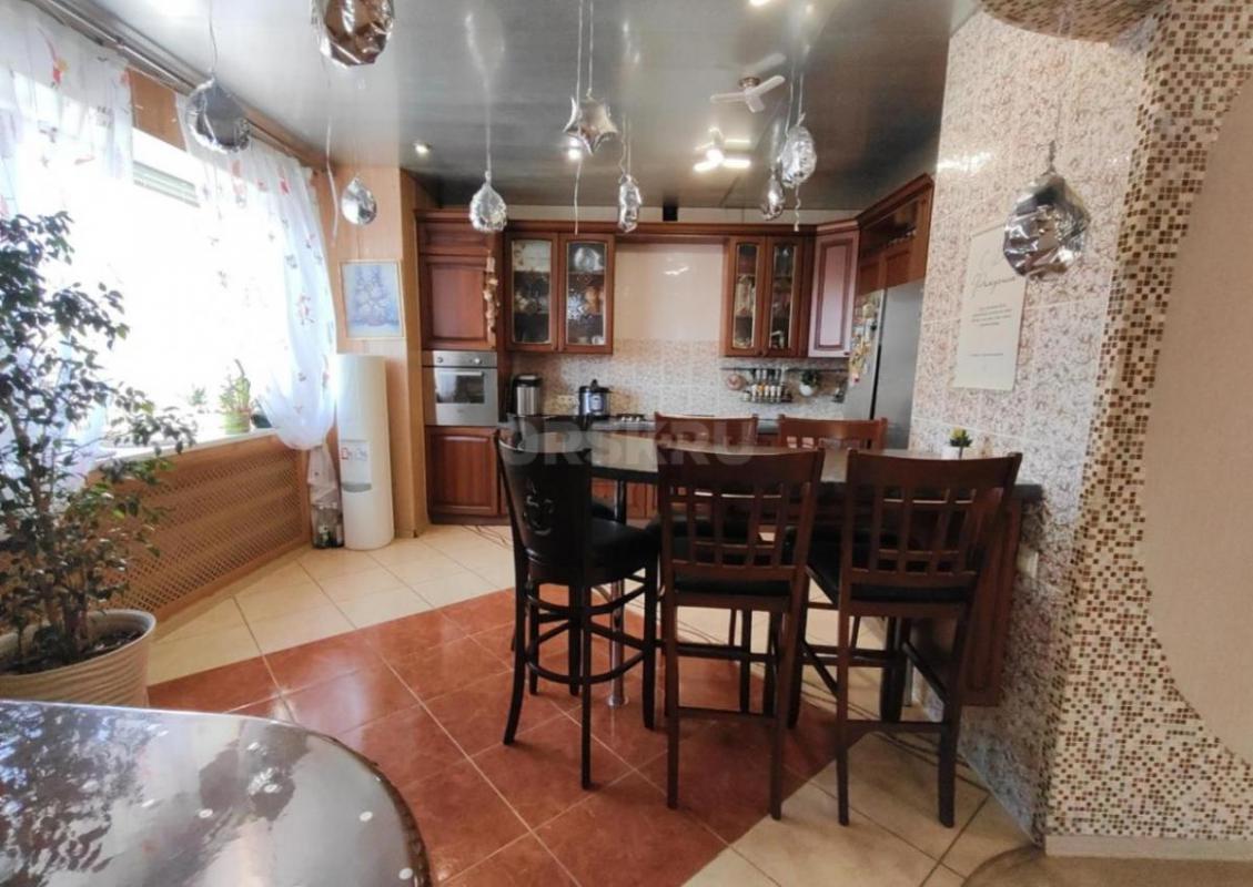Продаем 2-х этажный Коттедж 261,2 кв. - Орск