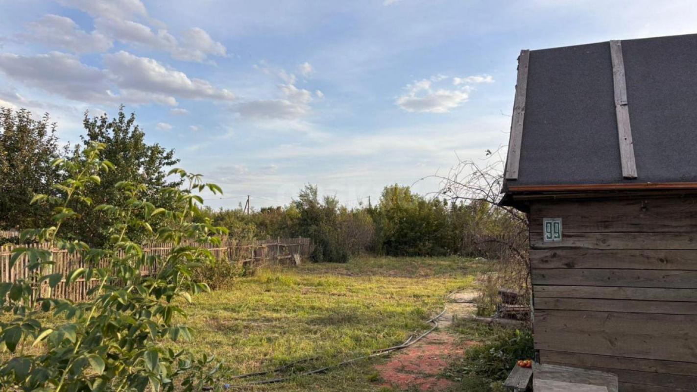 Продам сад пластиковый водопровод качек забор по периметру насаждения                      За рукаво - Орск