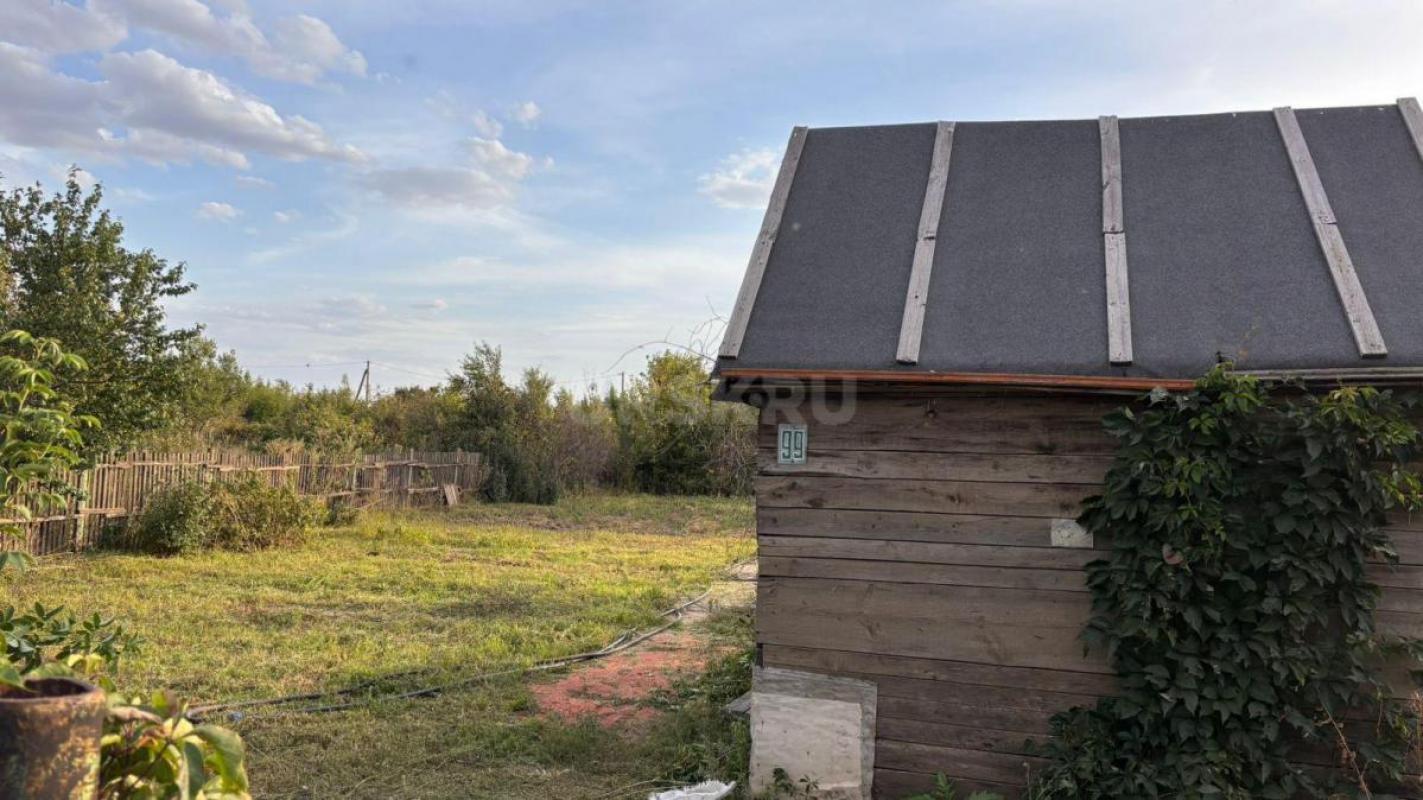 Продам сад пластиковый водопровод качек забор по периметру насаждения                      За рукаво - Орск
