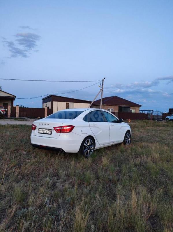 Lada (ВАЗ) Vesta 2016 года — это седан с бензиновым двигателем объёмом 1,6 литра и мощностью 106 лош - Орск