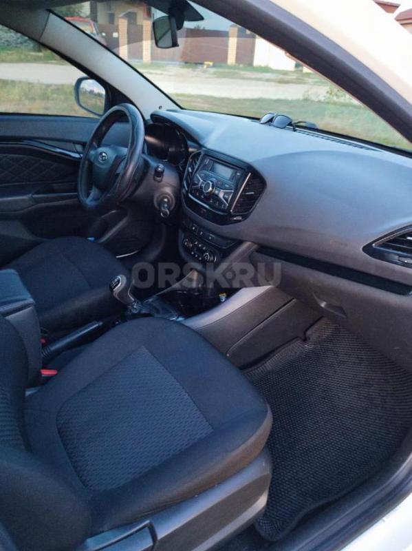 Lada (ВАЗ) Vesta 2016 года — это седан с бензиновым двигателем объёмом 1,6 литра и мощностью 106 лош - Орск