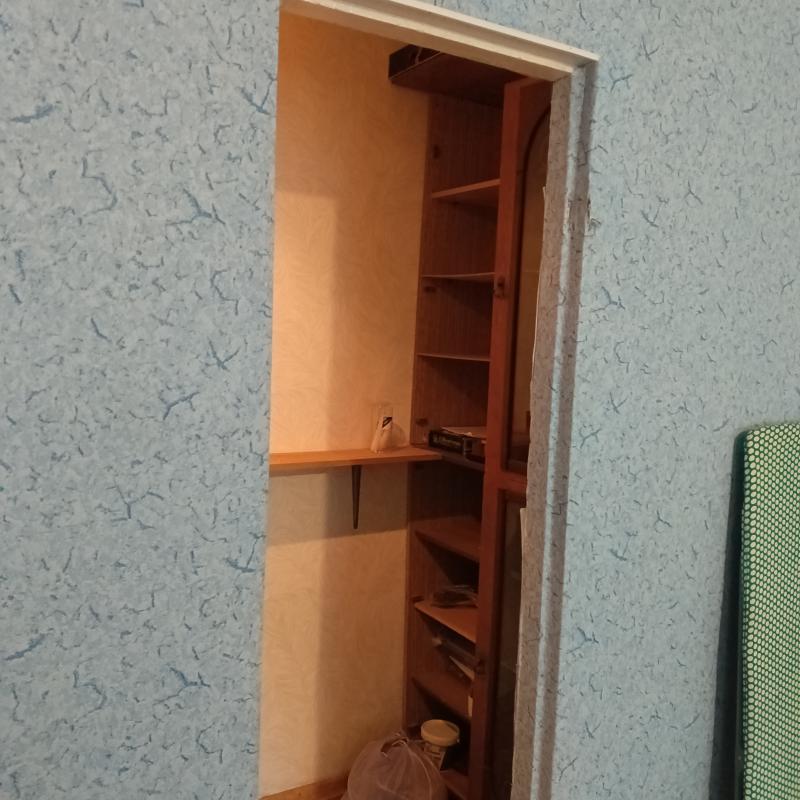 Продам квартиру, в центре города, на хорошем этаже, без балкона. - Новотроицк