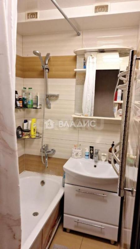 Продаётся двухкомнатная квартира в микрорайоне Новый город по адресу улица Щорса, 13А. - Орск